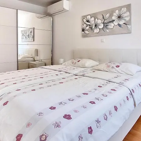 Stefany - Veli Maj Appartement *