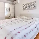 Stefany - Veli Maj Apartment *